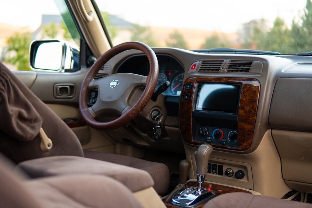 Nissan Patrol: 2003 г., 4.8 л, Автомат, Газ, Внедорожник: фото 6