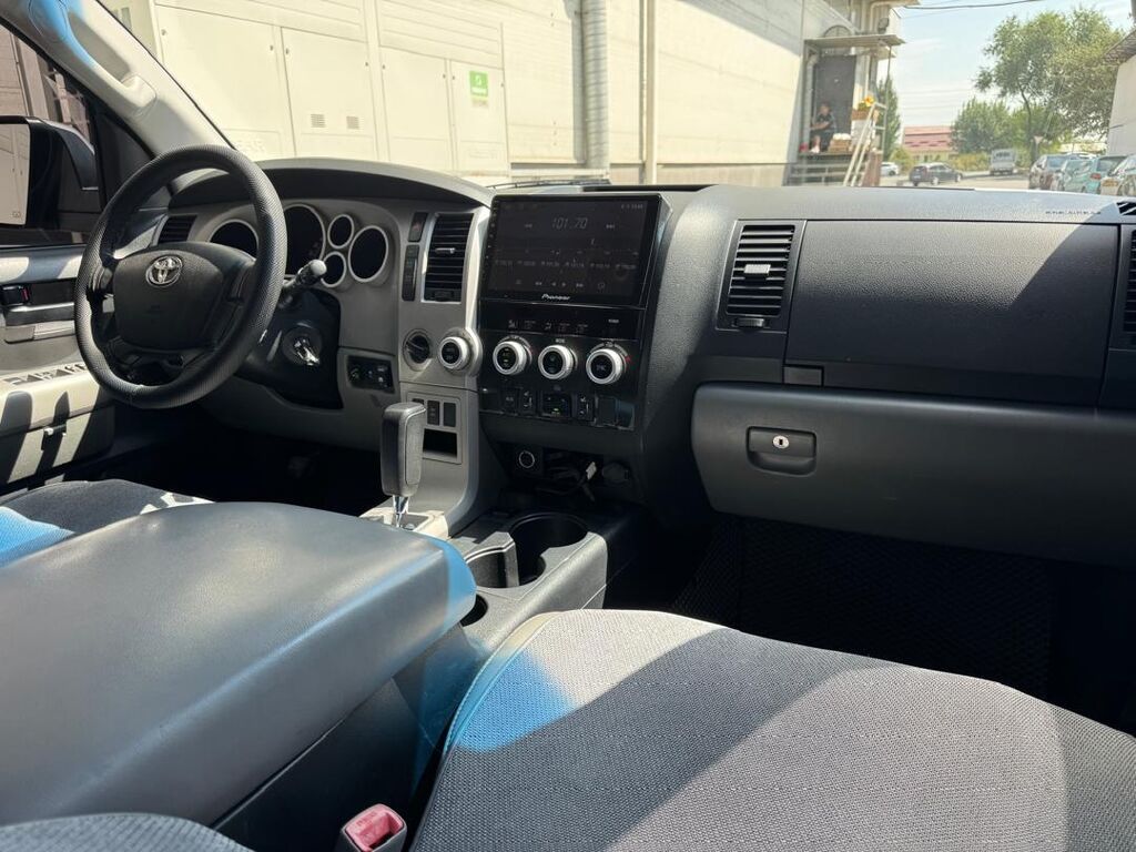 Toyota Sequoia: 2009 г., 4.7 л, Автомат, Газ, Внедорожник: фото 5