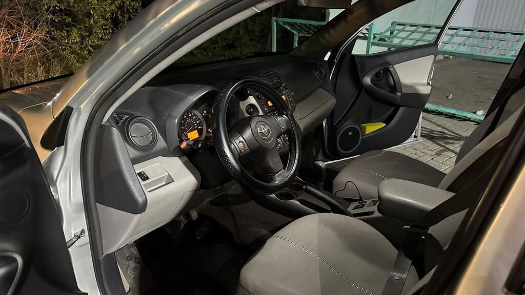Toyota RAV4: 2011 г., 2.5 л, Автомат, Бензин, Кроссовер: фото 4