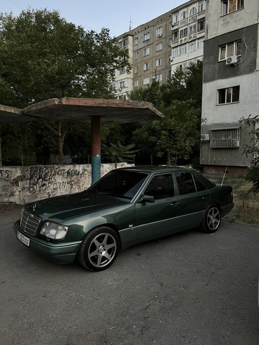 Mercedes-Benz E-Class: 1993 г., 3.2 л, Автомат, Бензин, Седан: фото 1