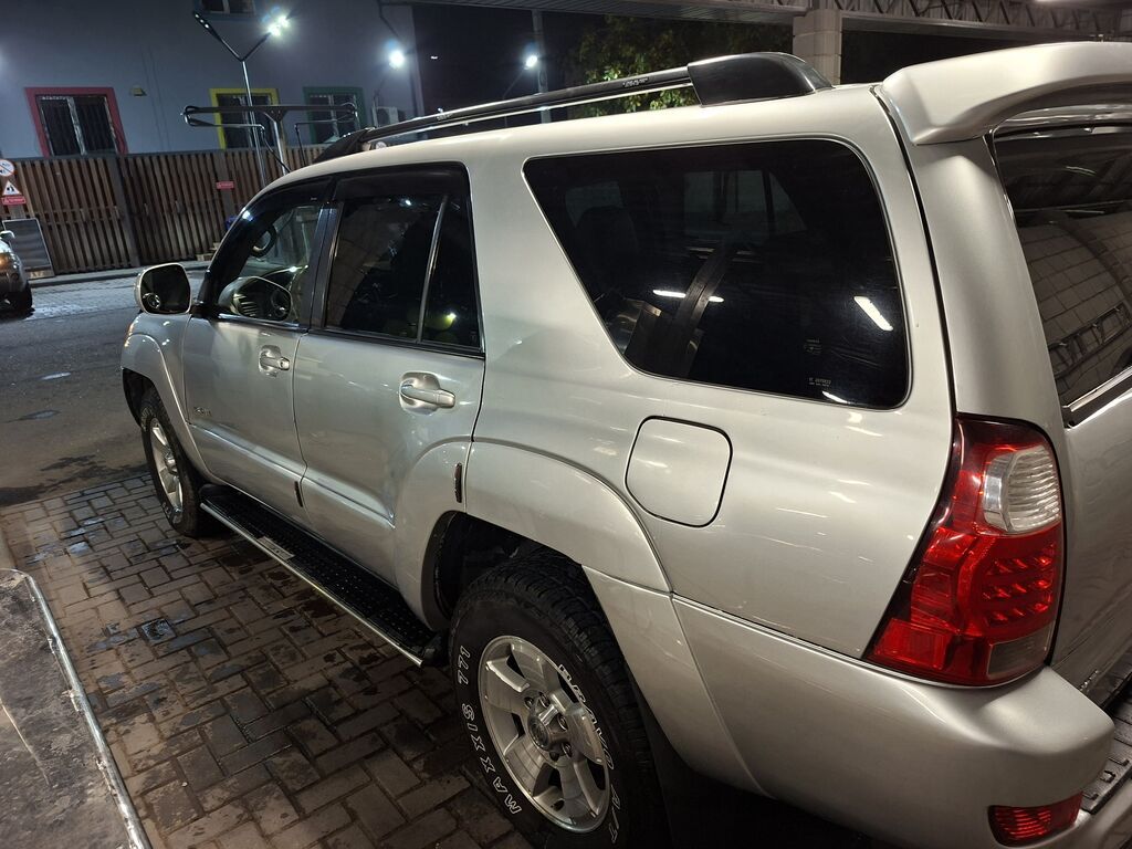 Toyota 4Runner: 2004 г., Бензин, Внедорожник: фото 1