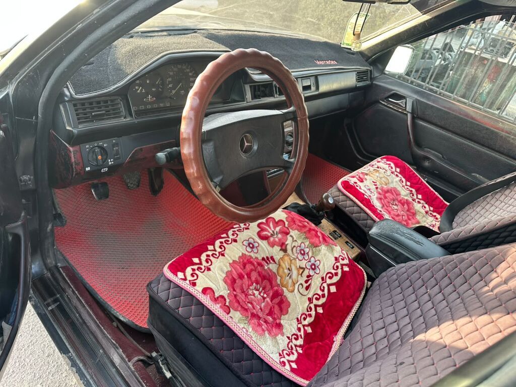 Mercedes-Benz E-Class: 1988 г., 2.6 л, Механика, Бензин, Седан: фото 7