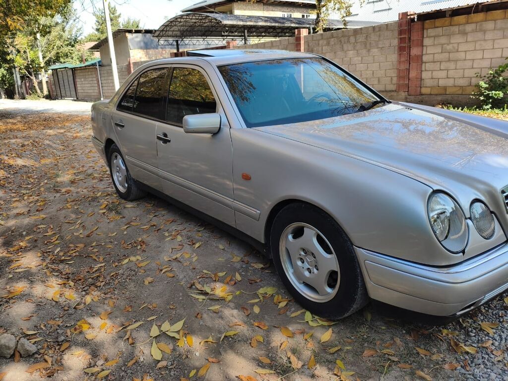 Mercedes-Benz E-Class: 1997 г., 4.2 л, Автомат, Бензин, Седан: фото 6