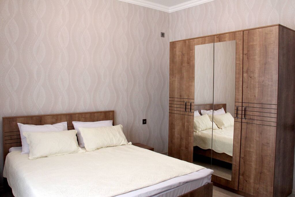 180 kv. m, 5 otaqlı, Kanalizasiya, Su, Kombi