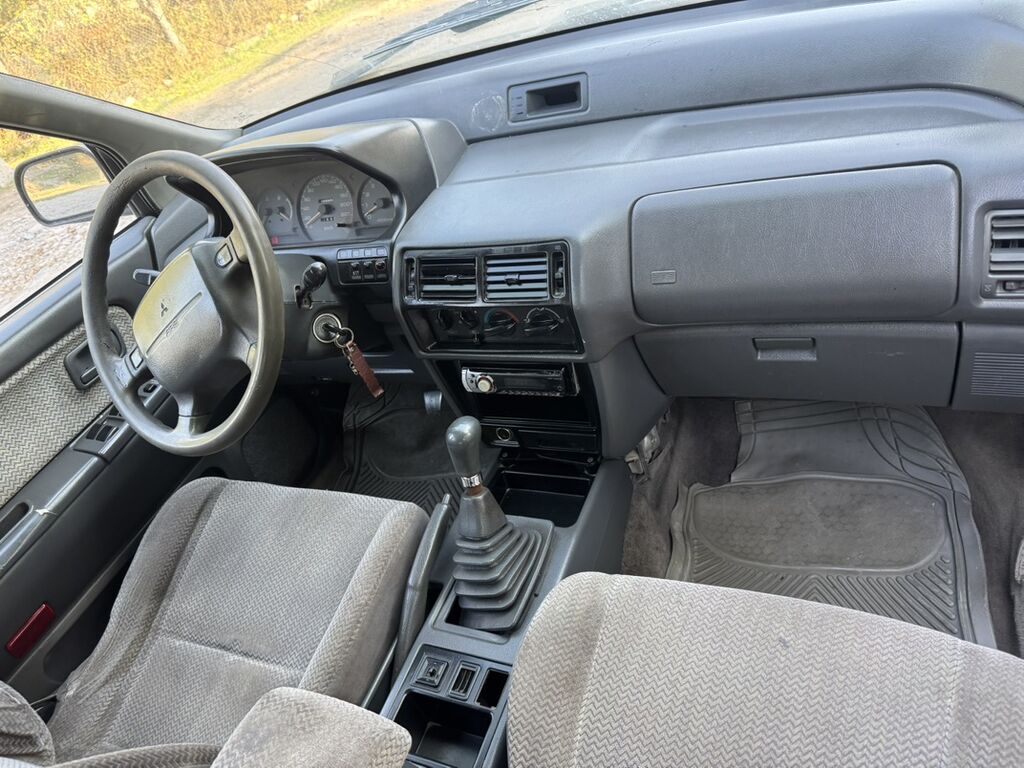 Mitsubishi Space Wagon: 1996 г., 2 л, Механика, Бензин, Минивэн: фото 7