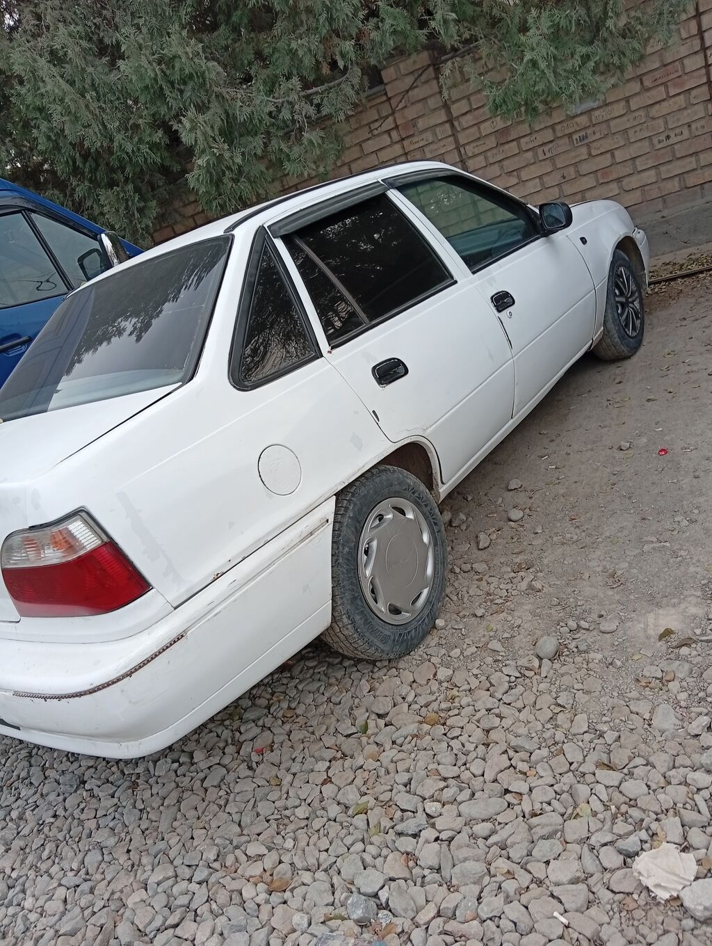 Daewoo Nexia: 1996 г., 1.5 л, Механика, Бензин, Седан: фото 3