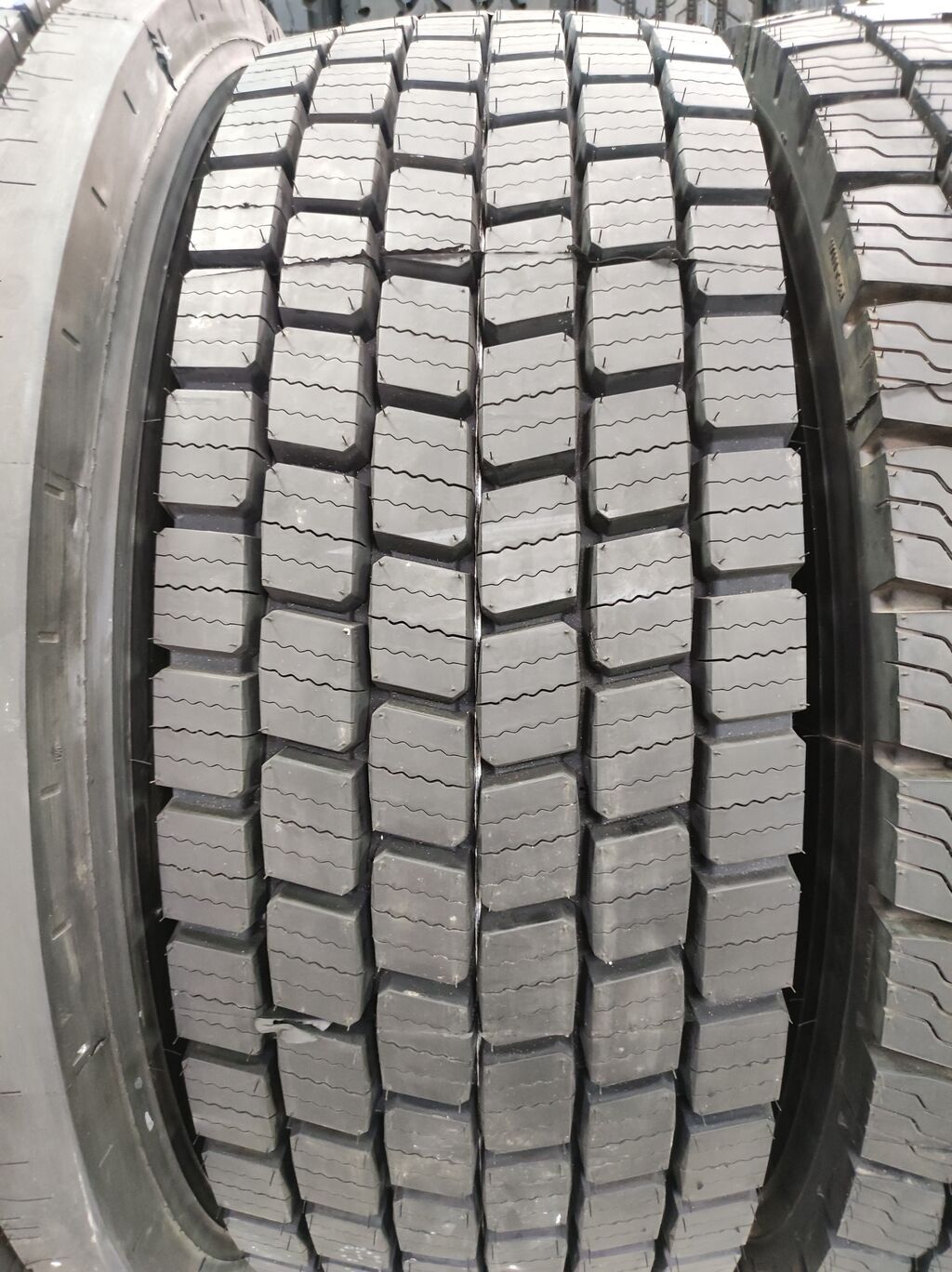 Шины на ведущую и рулевую ось Размер 315/70R22,5 18PR Заводы: Бото: фото 3