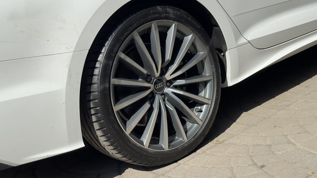 Audi A5: 2021 г., 2 л, Робот, Бензин, Лифтбек: фото 4