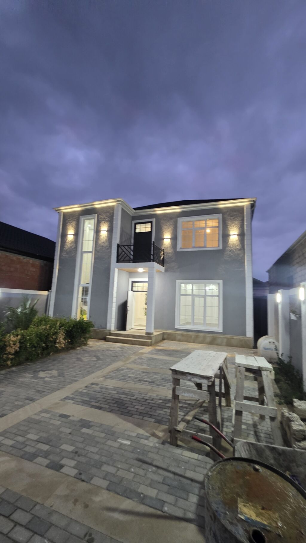 4 otaqlı, 168 kv. m, Yeni təmirli