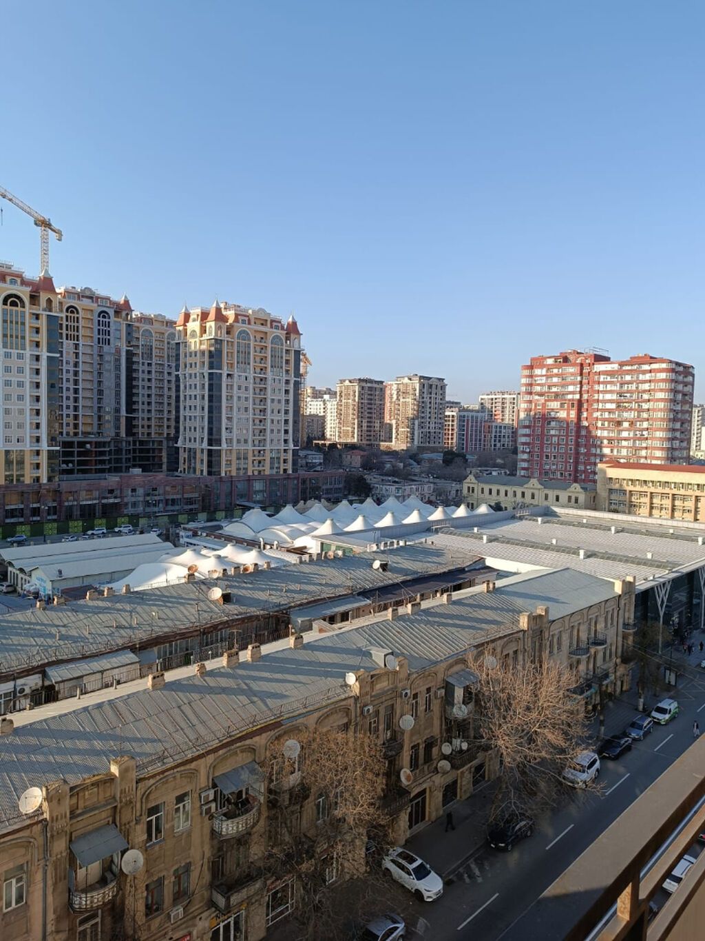 Bakı Şəhəri Nəsimi rayonu, Xətai prospekti 2 Yaşıl bazar ilə