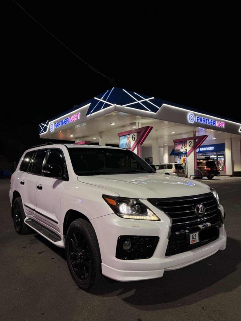 Lexus LX: 2015 г., 5.7 л, Автомат, Бензин, Внедорожник: фото 2