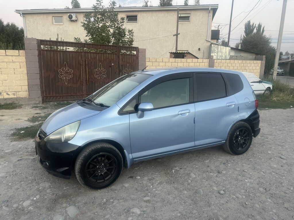 Honda Fit: 2002 г., Автомат, Бензин, Хэтчбэк: фото 1