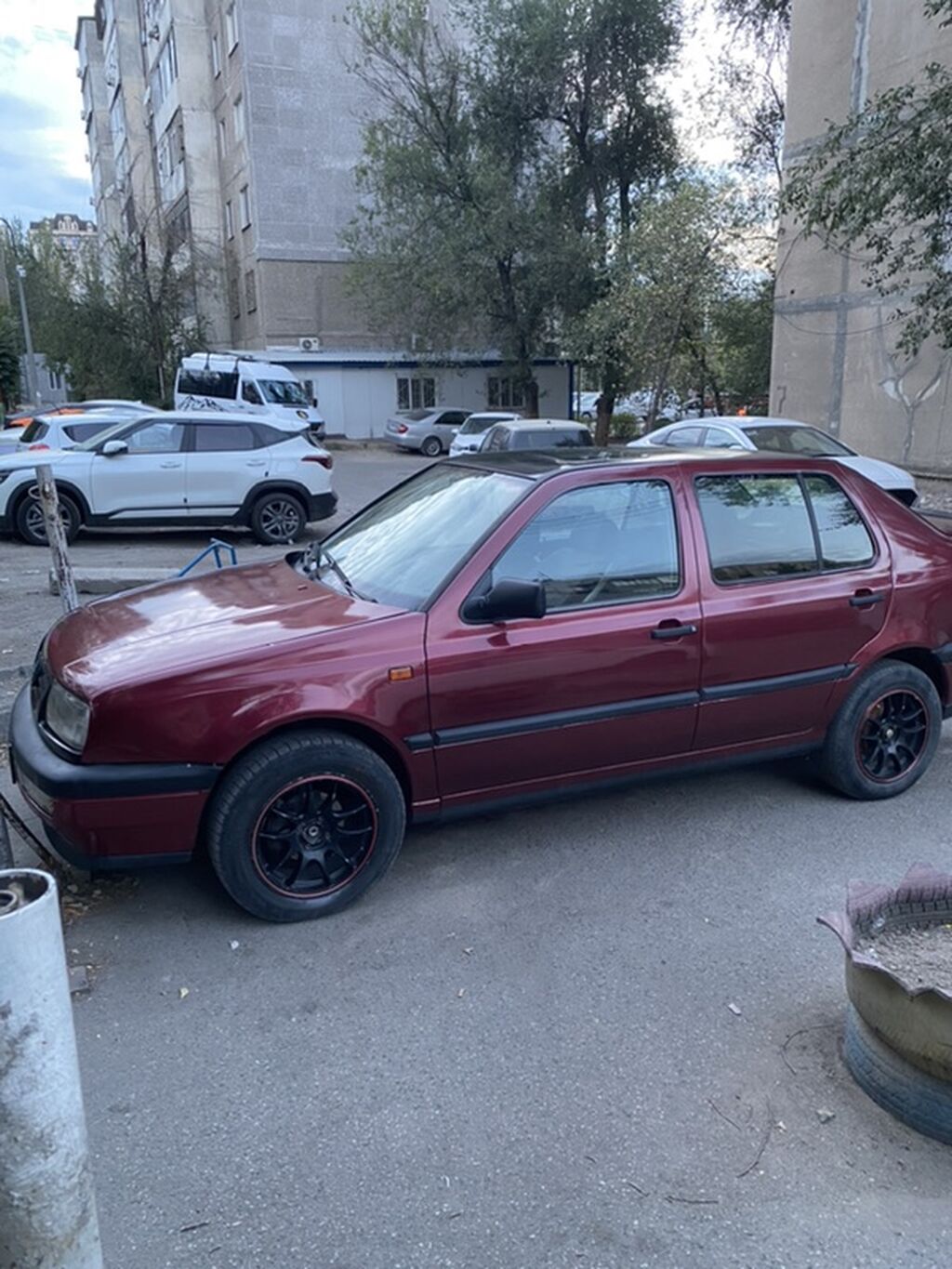 Volkswagen Vento: 1993 г., 1.8 л, Механика, Бензин, Седан: фото 2