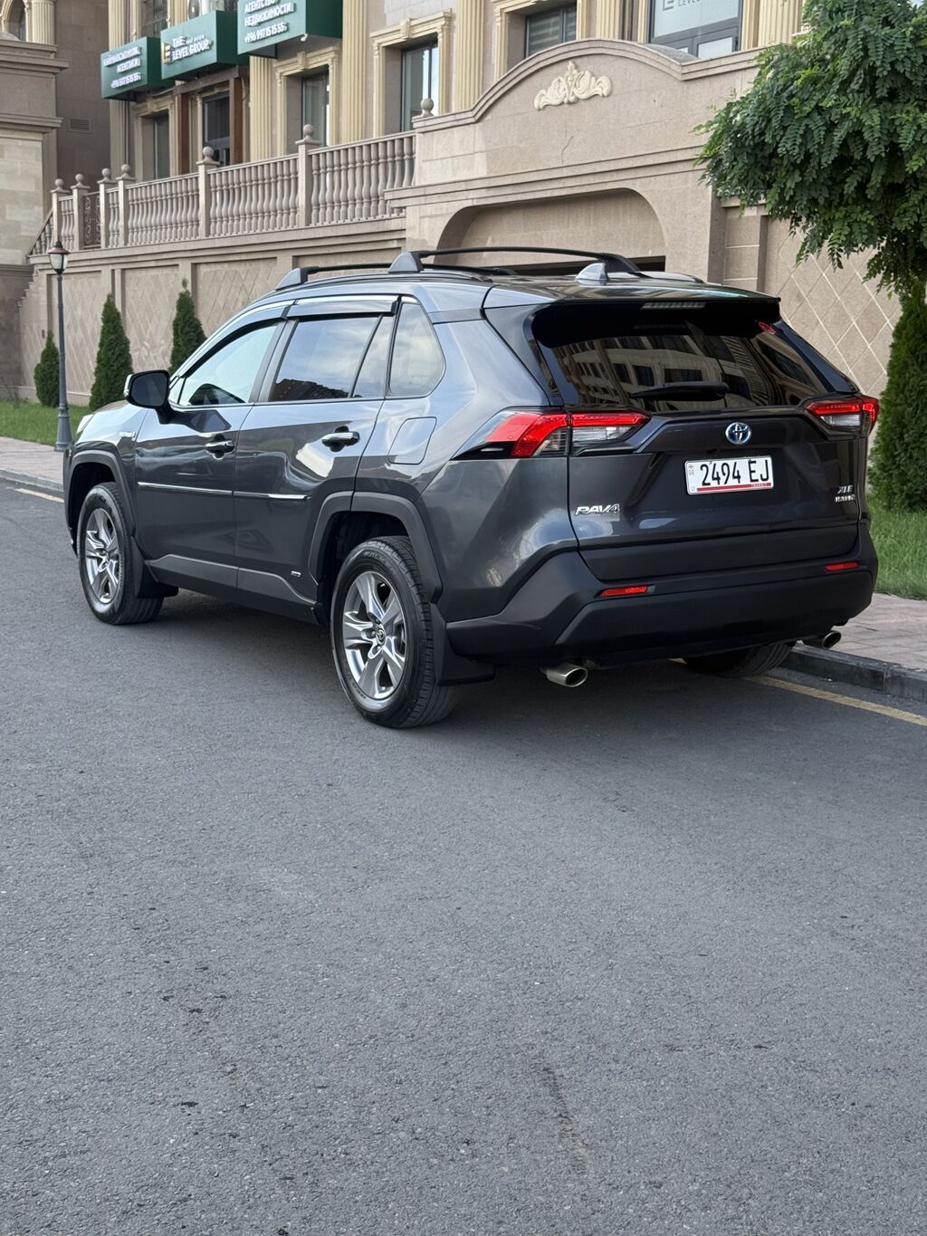 Toyota RAV4: 2022 г., 2.5 л, Автомат, Гибрид, Кроссовер: фото 7
