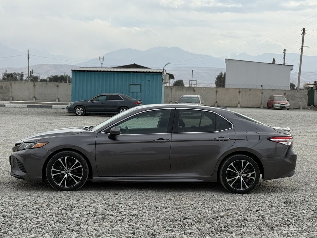 Toyota Camry: 2020 г., 2.5 л, Автомат, Бензин, Седан: фото 5