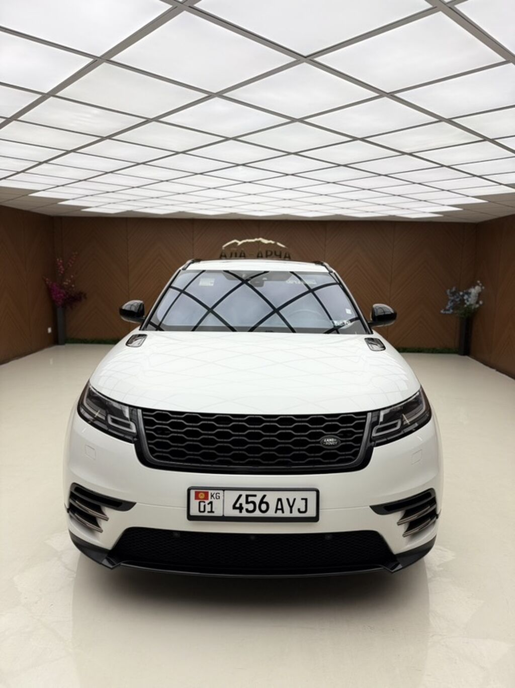Land Rover Range Rover: 2018 г., 3 л, Автомат, Бензин, Кроссовер — фото 1