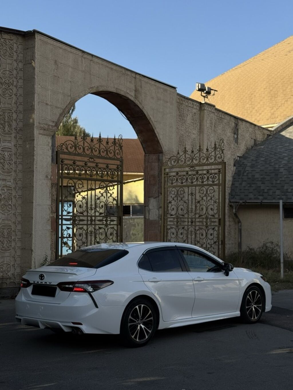 Toyota Camry: 2018 г., 2.5 л, Автомат, Бензин, Седан: фото 3