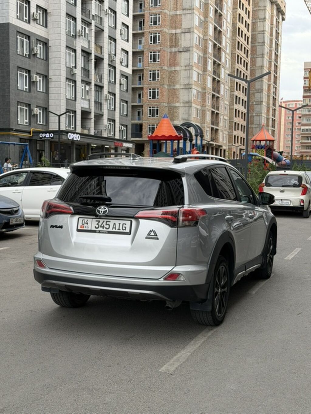 Toyota RAV4: 2018 г., 2.5 л, Автомат, Бензин, Кроссовер: фото 2
