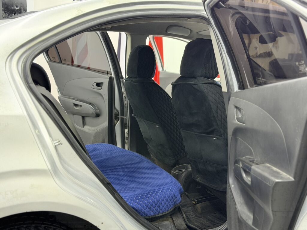 Chevrolet Aveo: 2012 г., 1.6 л, Механика, Бензин, Седан: фото 4