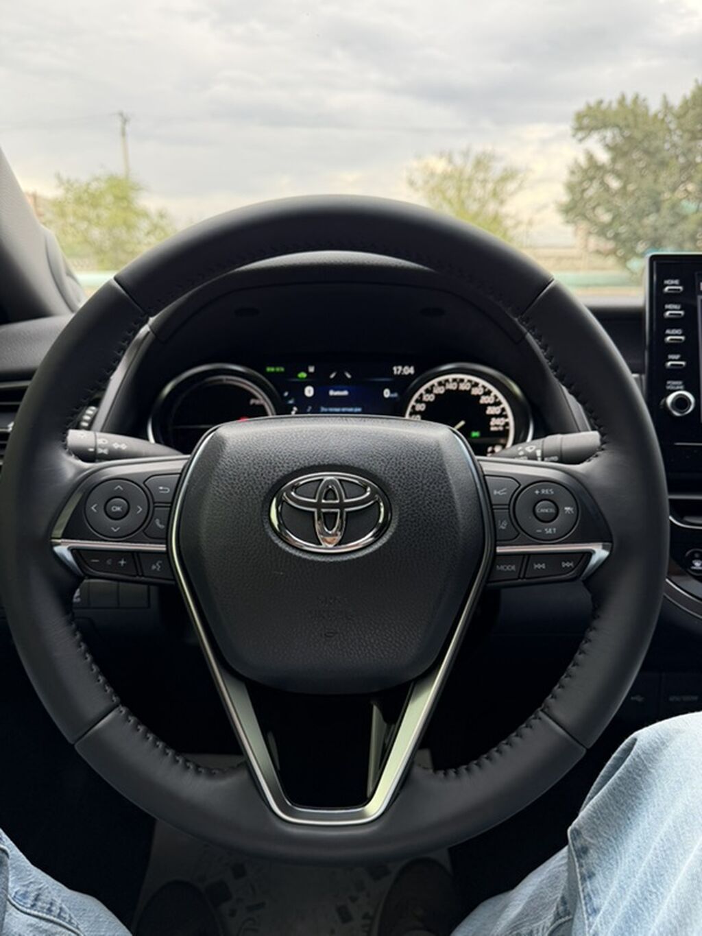 Toyota Camry: 2023 г., 2.5 л, Вариатор, Гибрид, Седан: фото 7