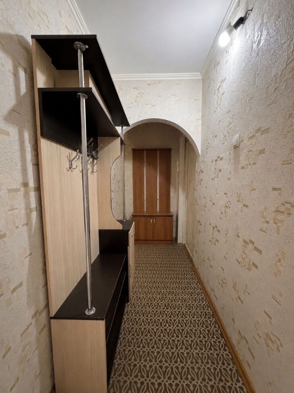 1 комната, 31 м², 8 мкр 104 серия, 4 этаж, Старый ремонт: фото 3