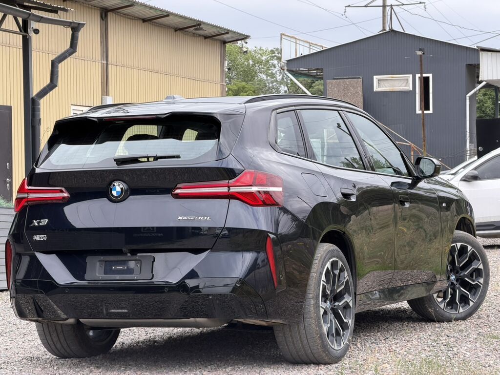 BMW X3: 2025 г., 2 л, Автомат, Бензин, Кроссовер: фото 2