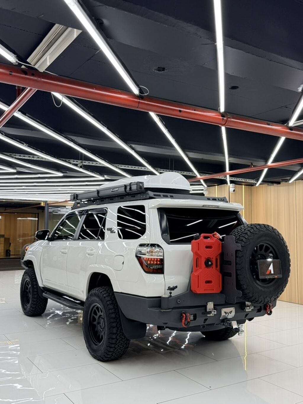 Toyota 4Runner: 2021 г., 4 л, Бензин, Внедорожник: фото 3