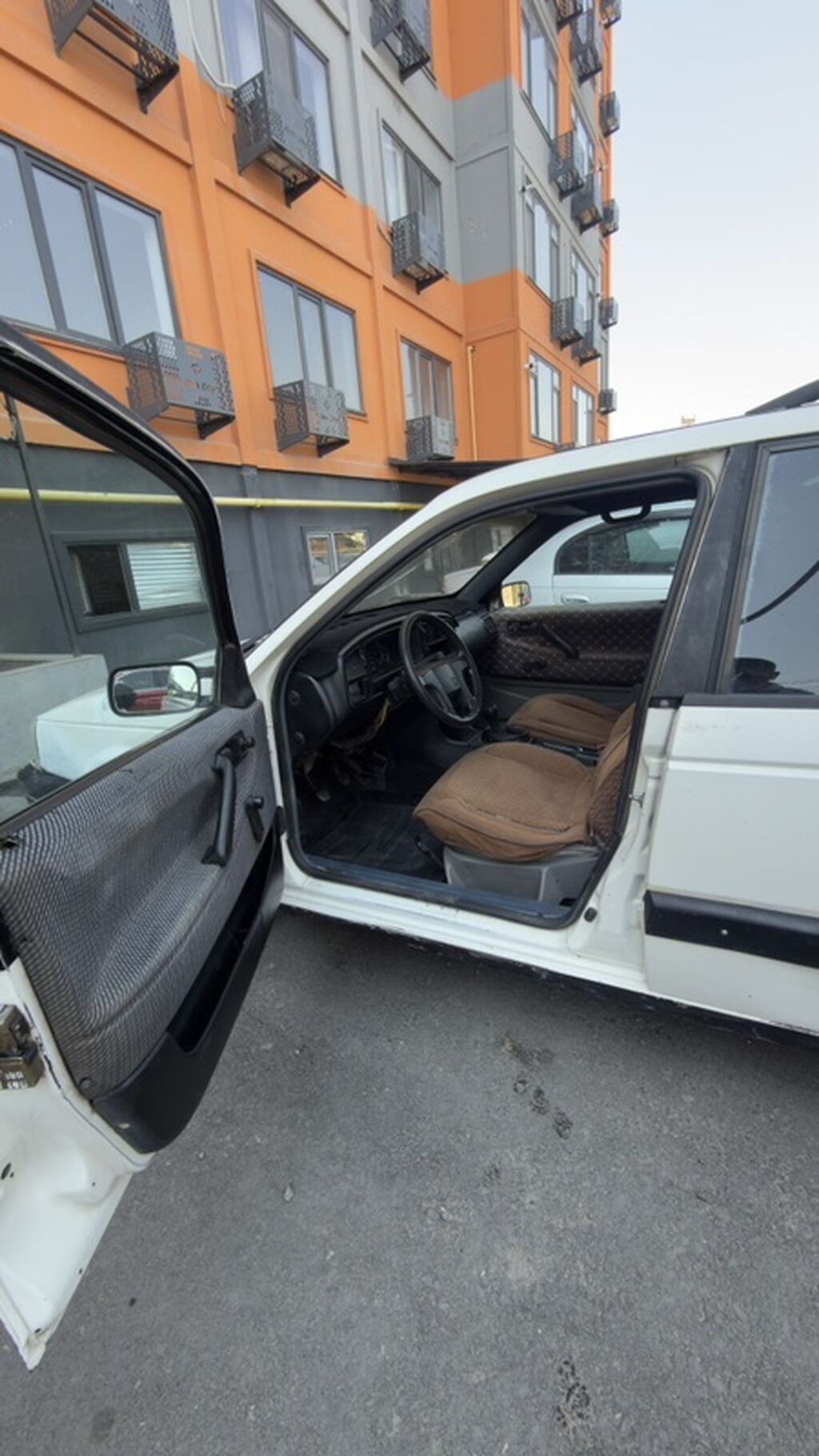 Volkswagen Passat Variant: 1991 г., 1.8 л, Механика, Универсал: фото 1