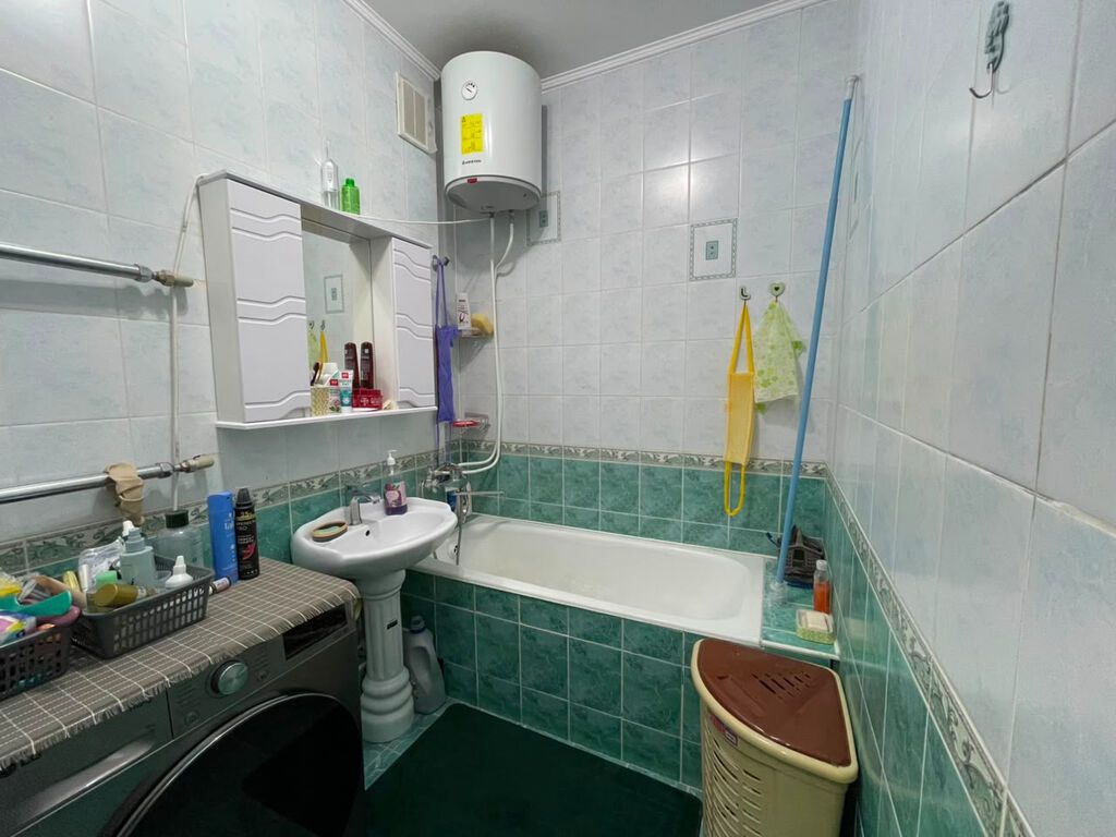 3 комнаты, 74 м², 12 мкр 105 серия, 1 этаж, Косметический ремонт: фото 8