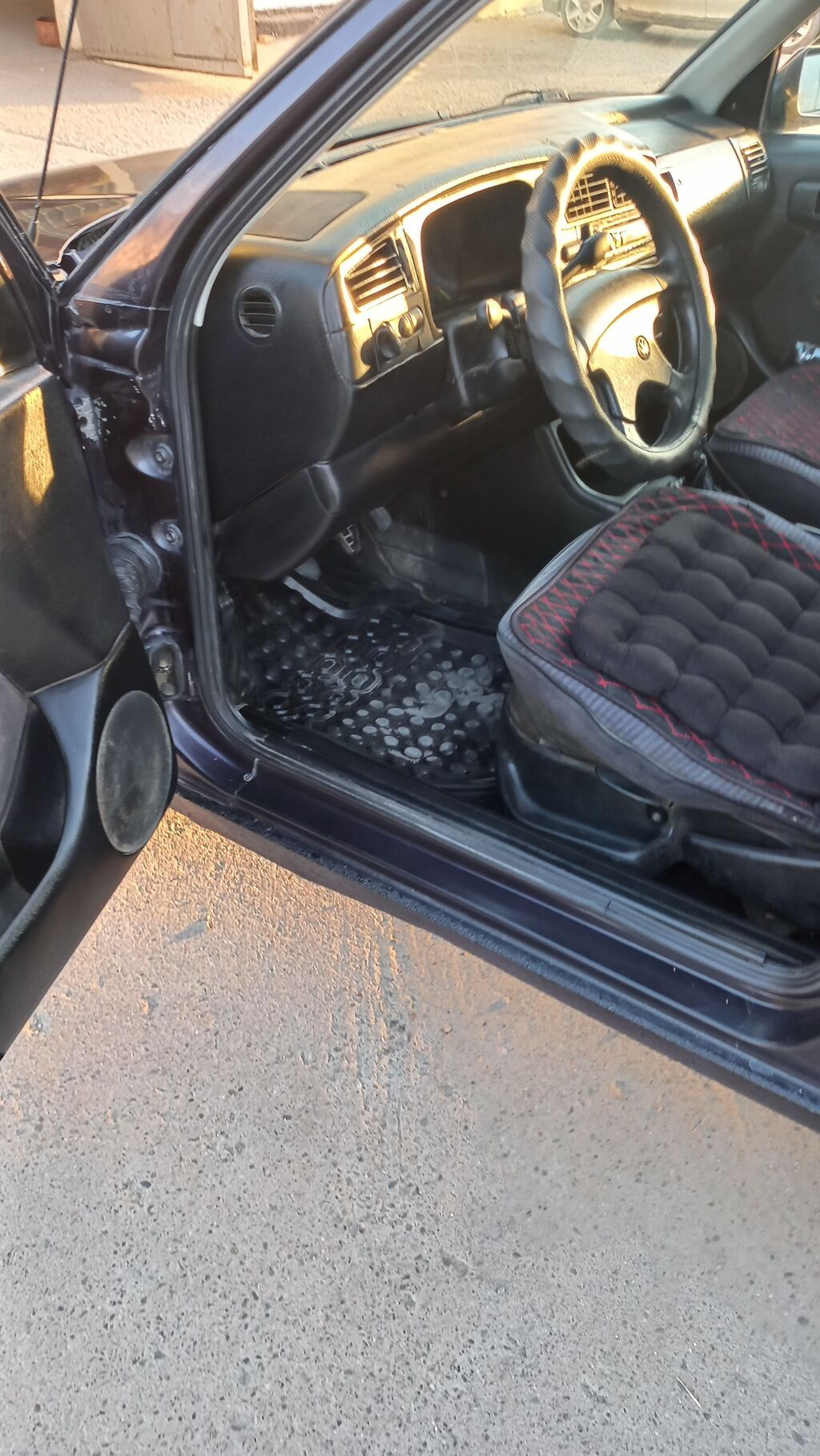 Volkswagen Golf: 1992 г., 1.8 л, Механика, Бензин, Хэтчбэк: фото 8