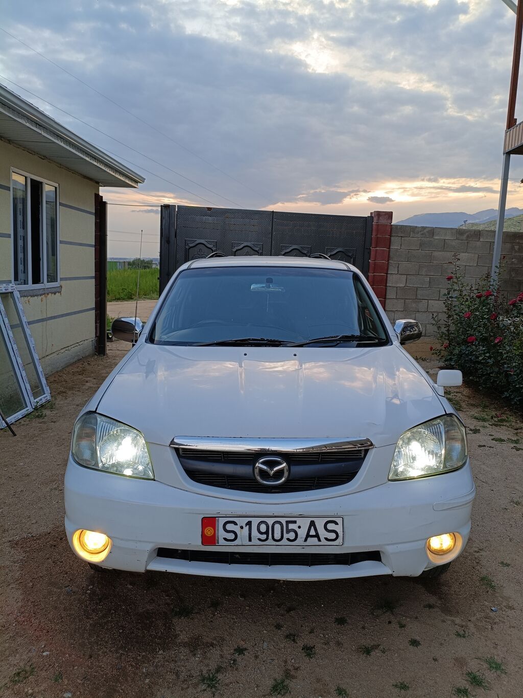Mazda Tribute: 2002 г., 2 л, Автомат, Бензин, Внедорожник: фото 5