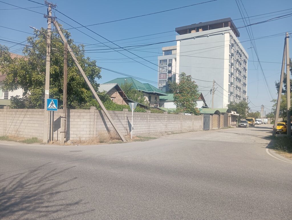 Район ПИШПЕК.продаю дом 3 комнаты,баня гараж.газ, центр канал-я.вторая: фото 3