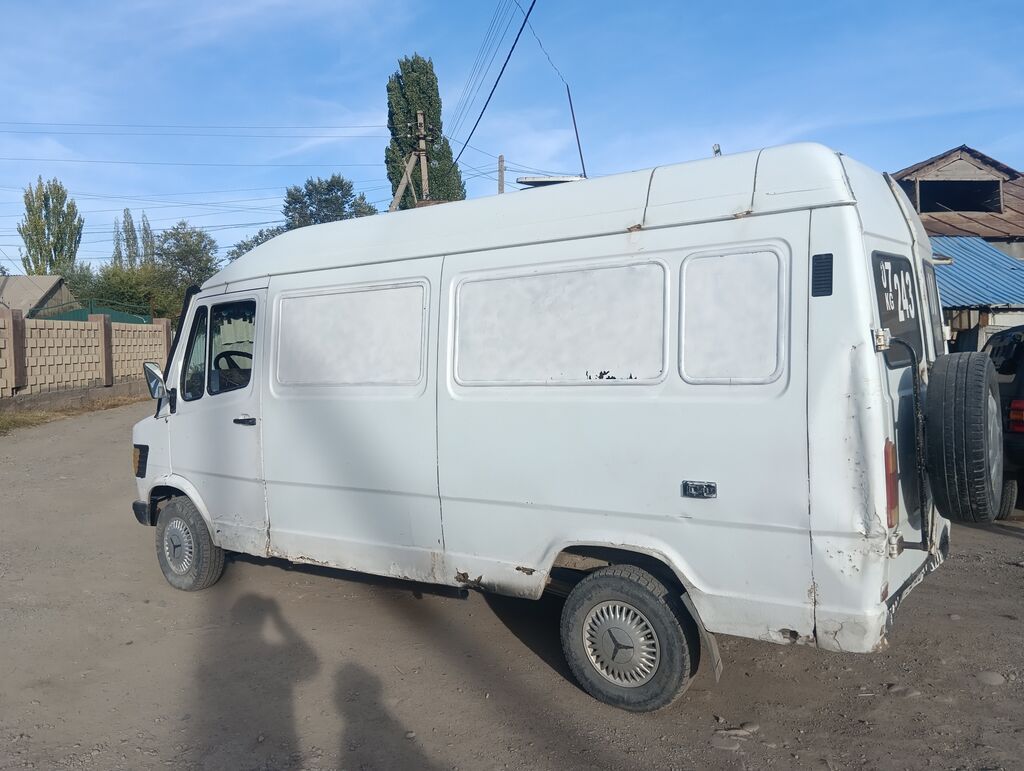 Mercedes-Benz T1: 1990 г., 3 л, Механика, Дизель, Фургон: фото 1