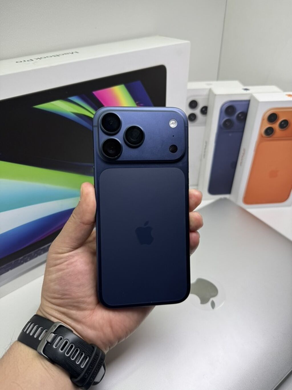 IPhone 17 Pro Max, Б/у, 256 ГБ, Blue Titanium, Защитное стекло, Чехол, Кабель, В рассрочку, 100 %