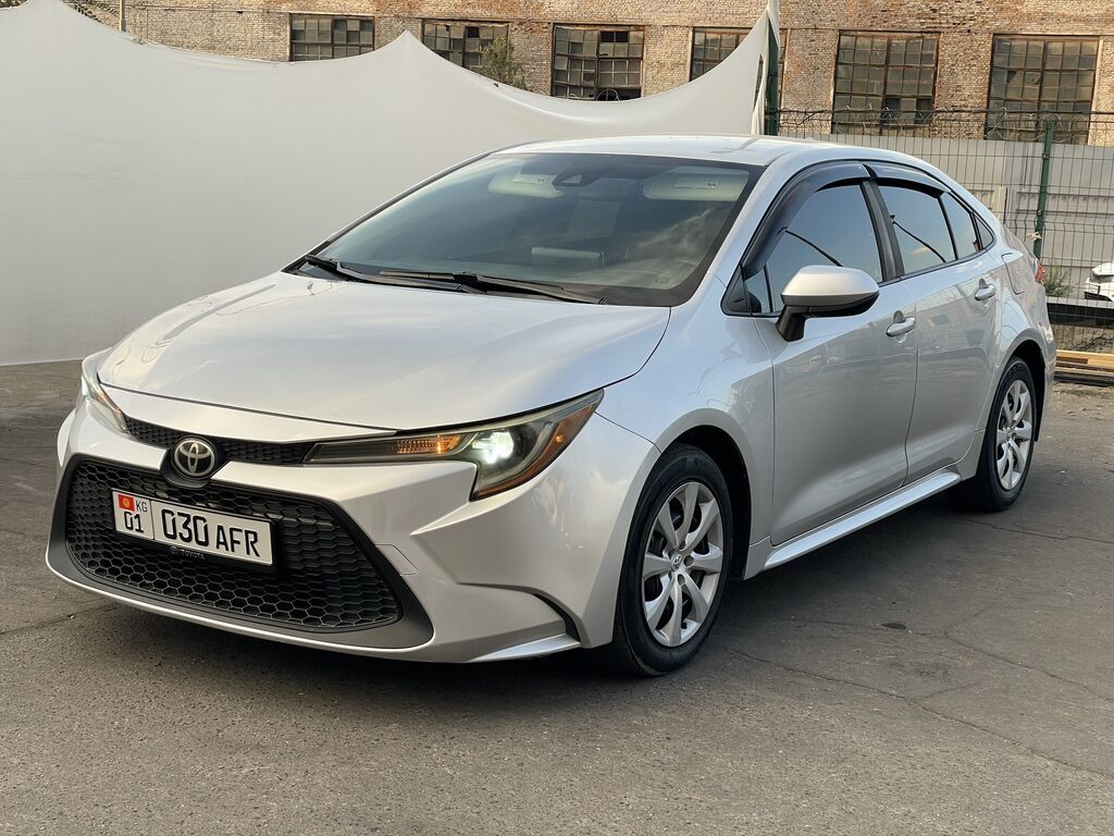 Toyota Corolla: 2021 г., 1.8 л, Вариатор, Бензин, Седан: фото 2