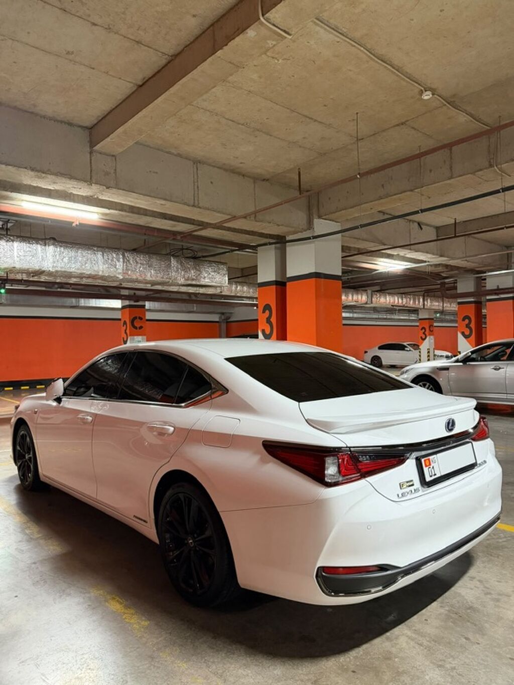 Lexus ES: 2022 г., 2.5 л, Автомат, Гибрид, Седан: фото 4