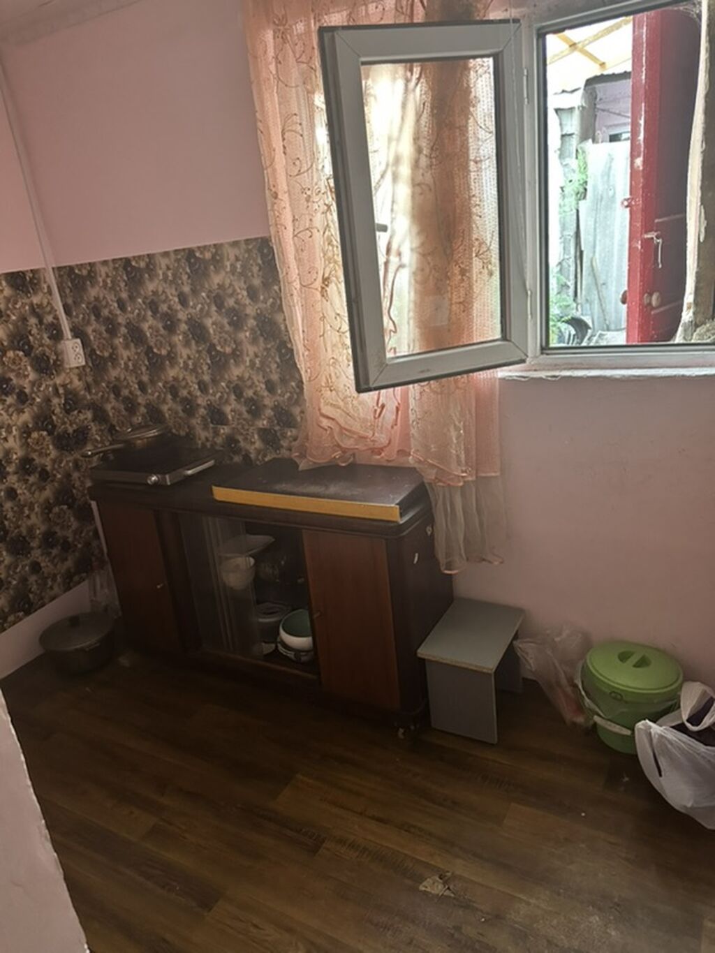 Сдаётся отдельная комната/часть дома с мебельюВ одном дворе с: фото 3