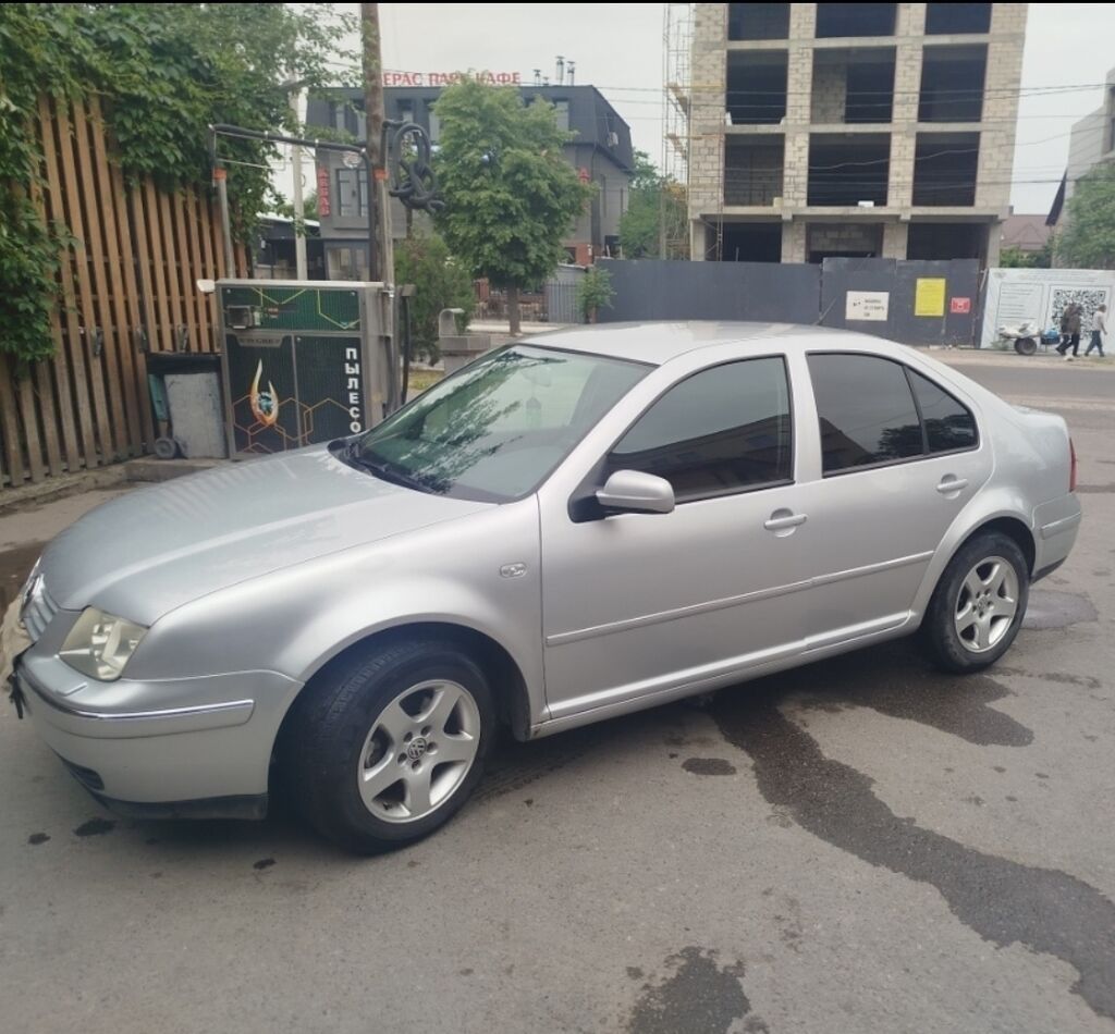 Volkswagen Bora: 2003 г., 1.6 л, Автомат, Бензин, Седан: фото 2