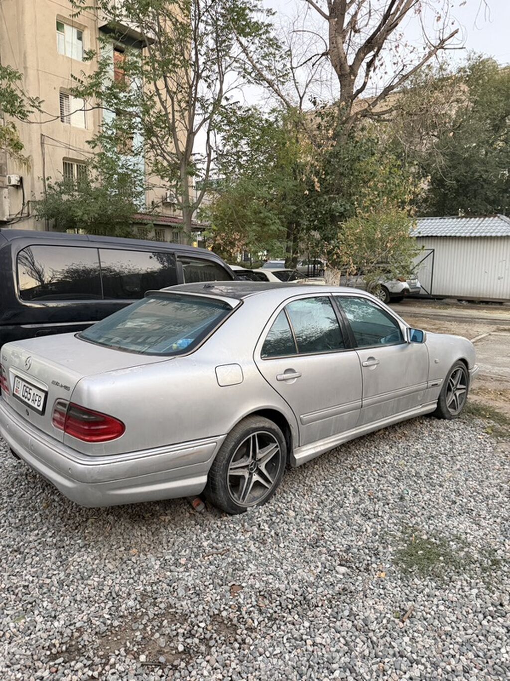 Mercedes-Benz E-Class: 1998 г., 4.3 л, Автомат, Бензин, Седан: фото 2
