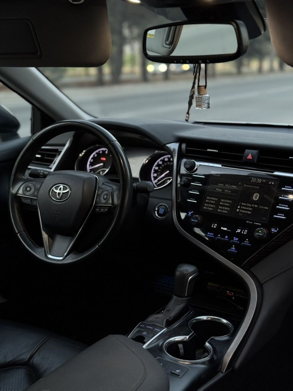 Toyota Camry: 2018 г., Автомат, Седан: фото 6