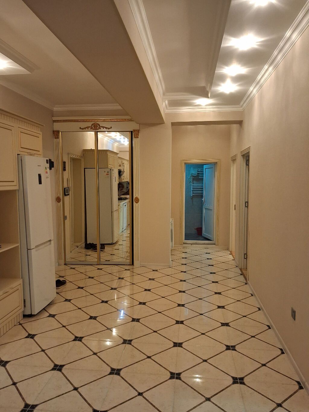 3 otaqlı, Yeni tikili, 94 kv. m