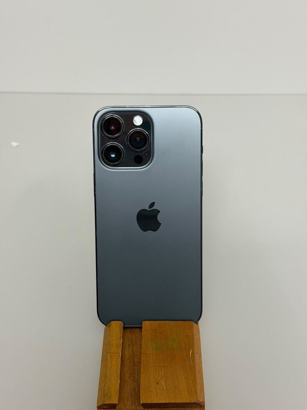 IPhone 14 Pro Max, Б/у, 128 ГБ, Графит, Защитное стекло, Чехол, Коробка — фото 2