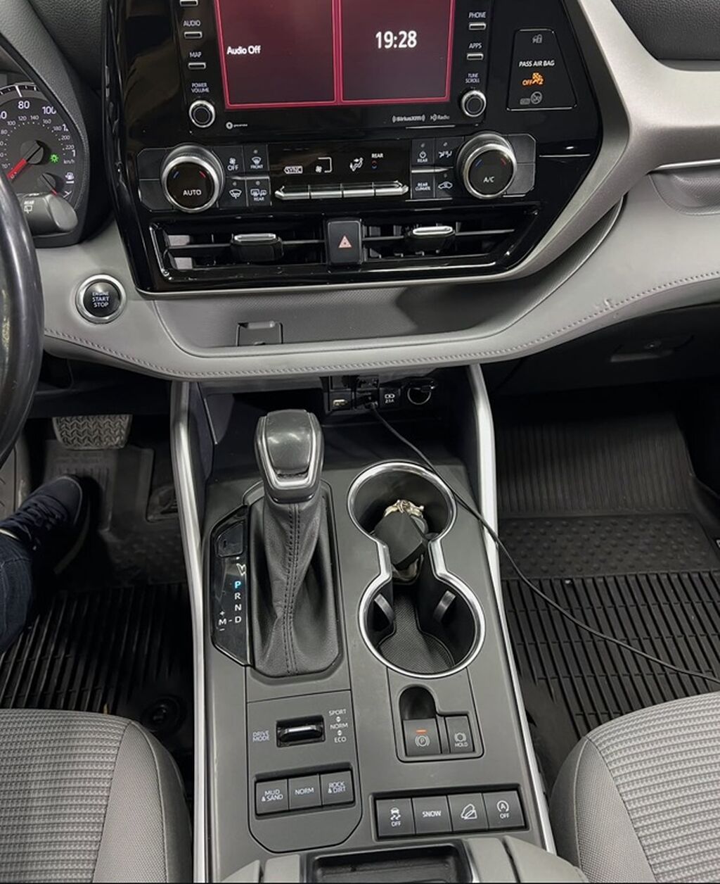 Toyota Highlander: 2020 г., 3.5 л, Автомат, Бензин, Кроссовер: фото 4