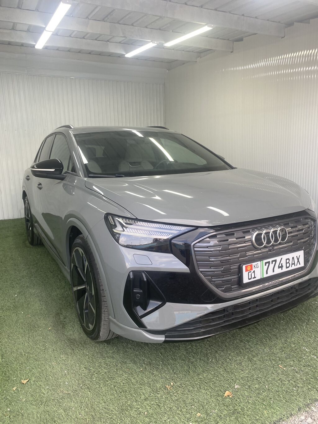 Audi Q4 e-tron: 2022 г., 0.1 л, Бензин, Кроссовер: фото 2