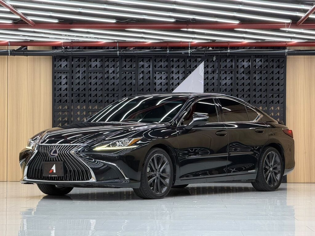 Lexus ES: 2021 г., 2.5 л, Автомат, Гибрид, Седан: фото 3