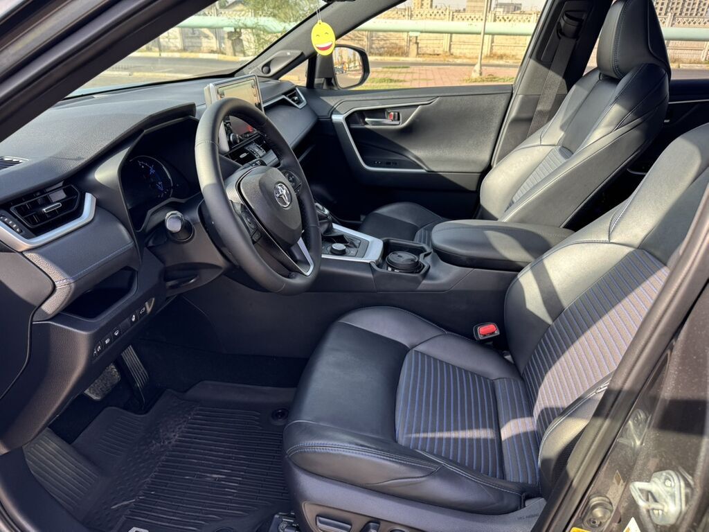 Toyota RAV4: 2020 г., 2.5 л, Автомат, Гибрид, Кроссовер: фото 7