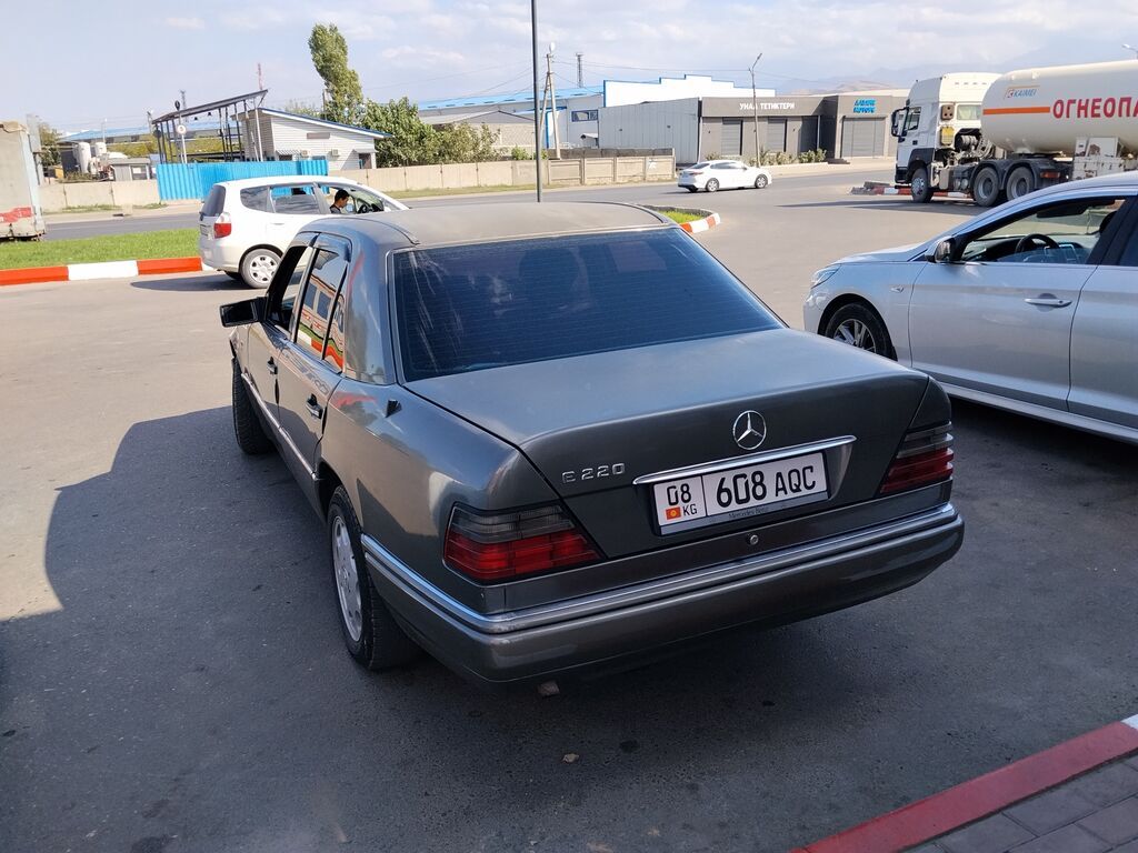 Mercedes-Benz E-Class: 1994 г., 2.2 л, Автомат, Бензин, Седан: фото 3