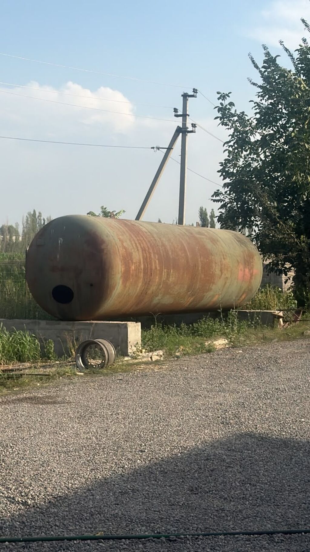 Металлическая цилиндрическая ёмкость горизонтального типа. 25м³