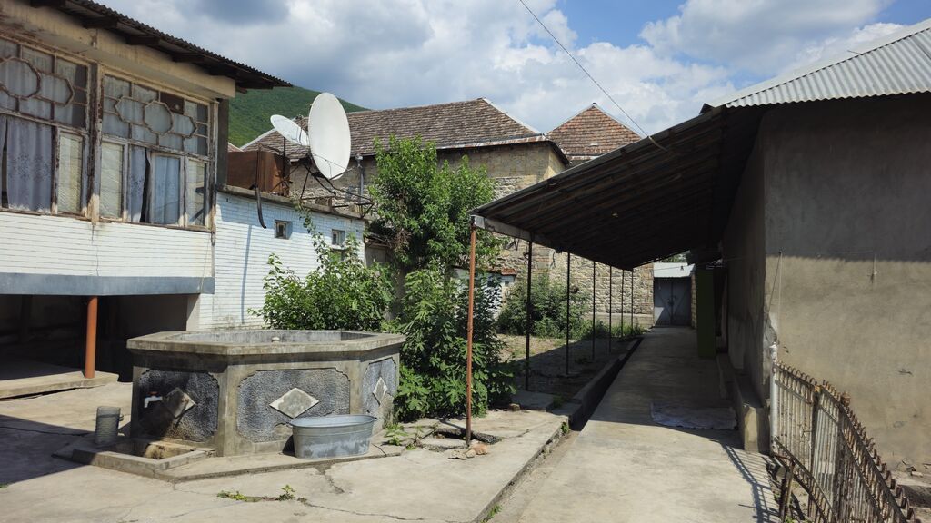4 otaqlı, 218 kv. m, Kredit yoxdur, Orta təmir