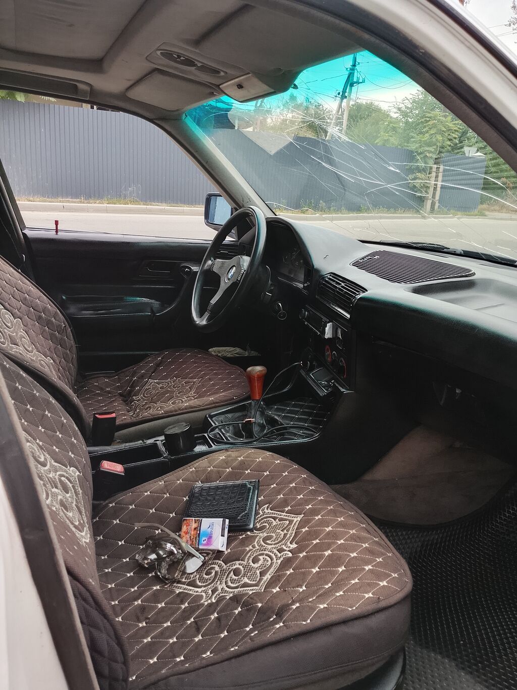 BMW 525: 1990 г., 2.5 л, Механика, Бензин, Седан: фото 7
